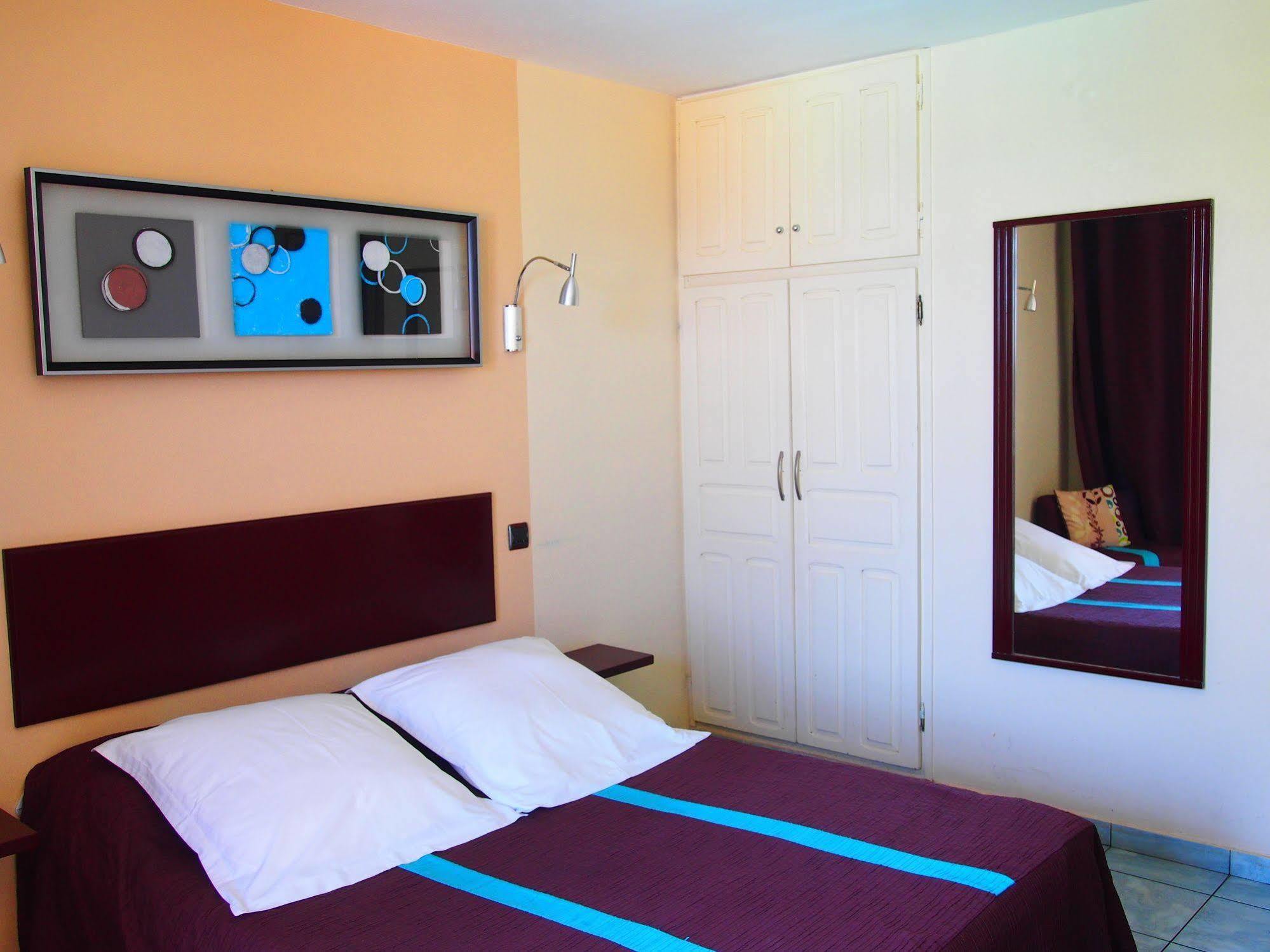 Hotel Latitude 21 Saint-Gilles-les-Bains Exterior foto