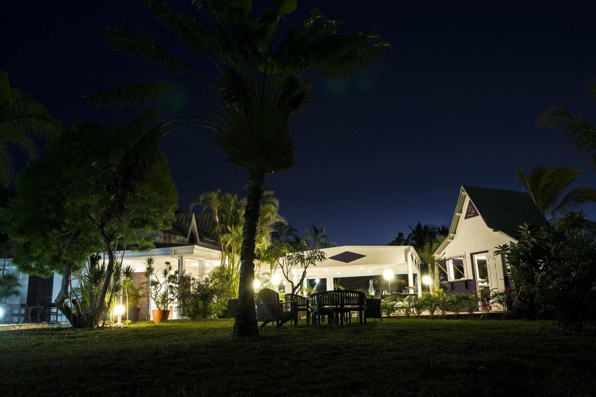 Hotel Latitude 21 Saint-Gilles-les-Bains Exterior foto